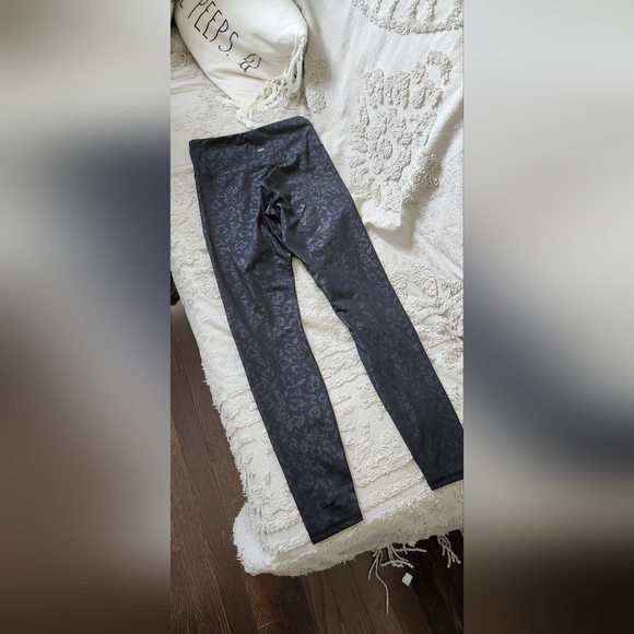 Like new Marika athletic pants - Picture 2 of 3